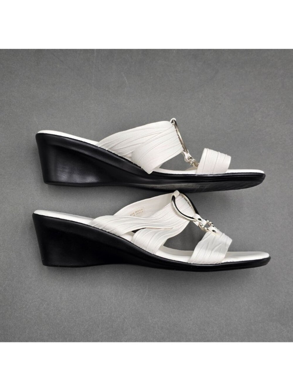 Italian Shoemakers Wedge Sandals Size 7 White Metallic Ring Detail Slides - Picture 5 of 10